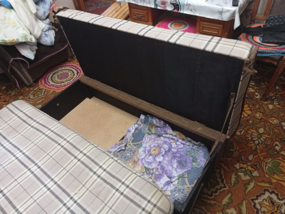 Диван б/у продам