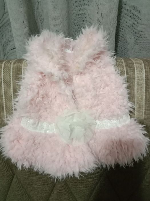 Накидки меховая и непромокаемая для девочек