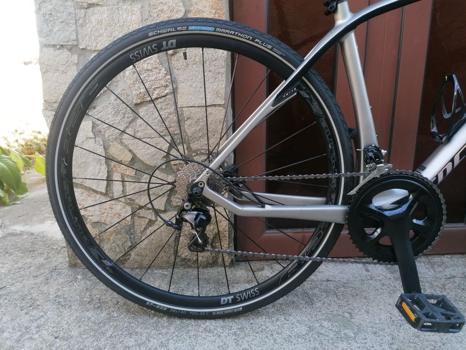 Specialized Carbon Хибрид 28 цола, 2*11 Shimano 105