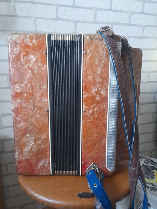 Продам баян "Восток"