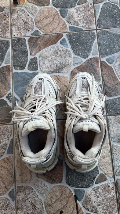 Balenciaga track 43