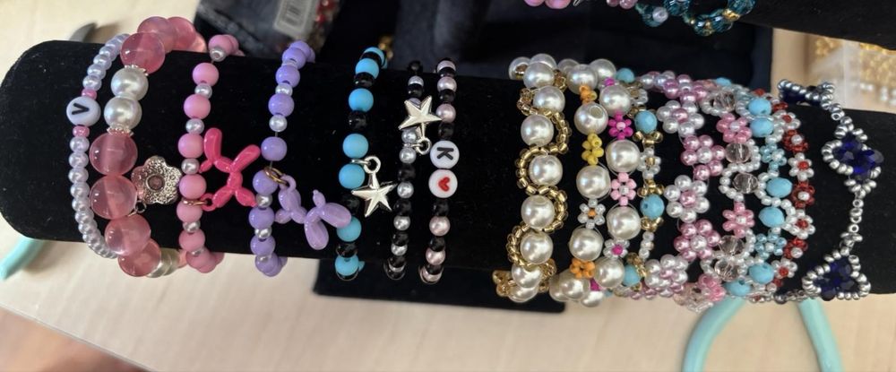 Ръчно изработени гривни