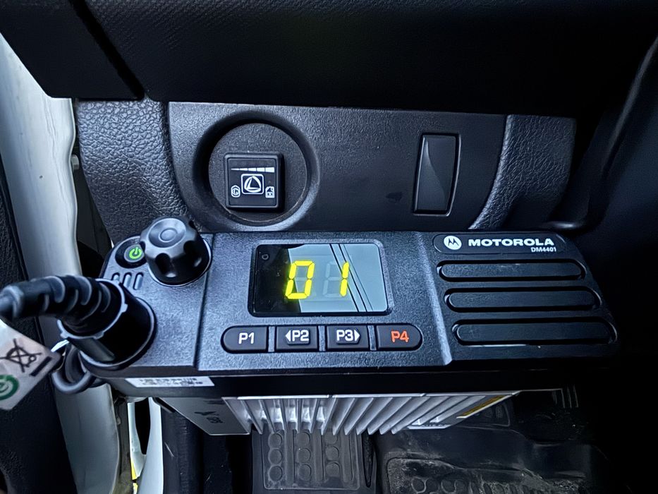 Motorola DM4401 cu GPS,VHF(136-174 Mhz