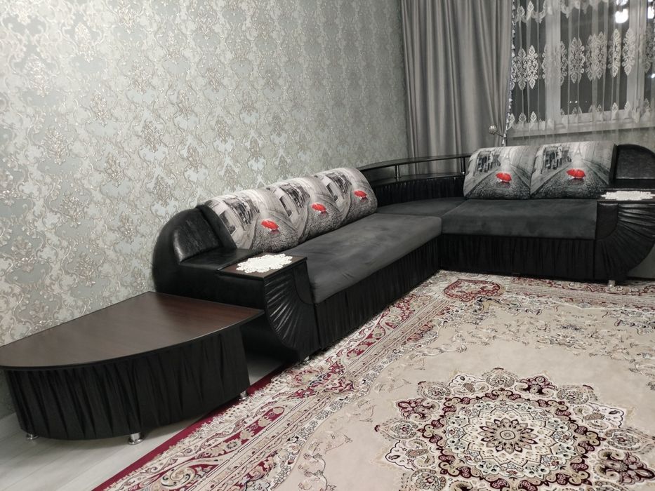 Угловой диван+ столиком