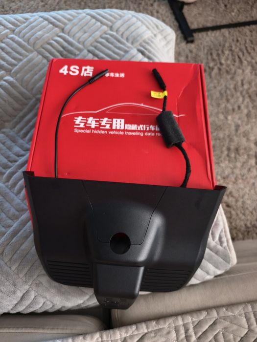 Видеорегистратор Geely Monjaro