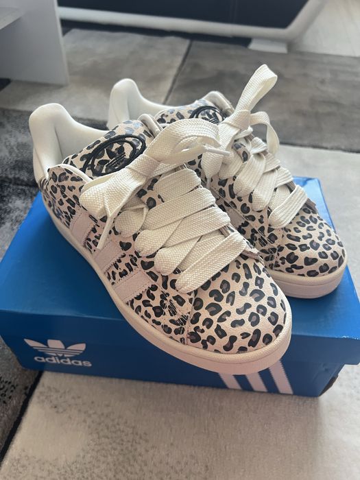 Adidas campus 00s Leopard print.