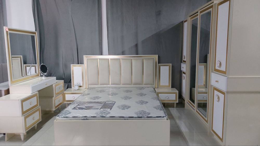 Спальный гарнитур. Мебельный диван кресло стол стул продаются