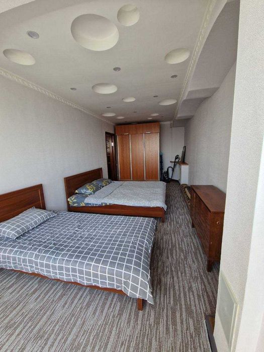 Продам кв-ру в Центре, метро Космонавтов, 70м²