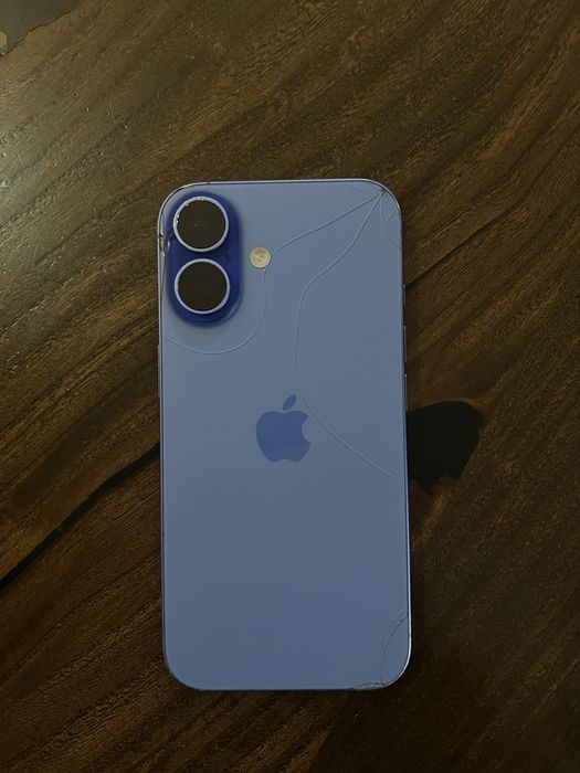 продам срочно iphon 16 фиолетовый  256gb
