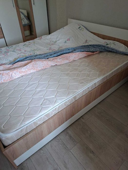 Продам кровать Двуспальная