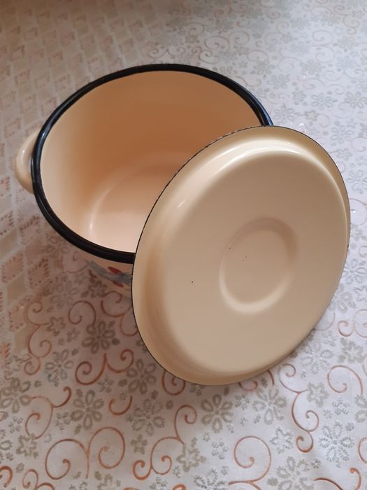 Эмалированные кастрюльки