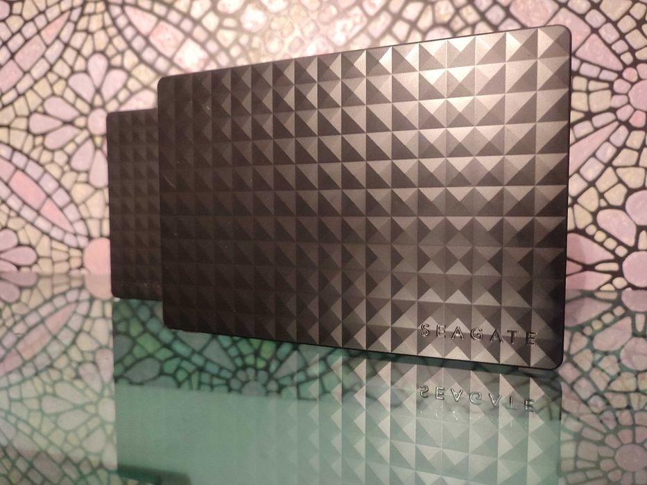 Жёсткий диск WD Elements 10 TB внешний б/у