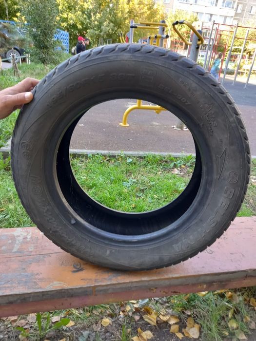 Продам б/у  3 шины 195/60R15