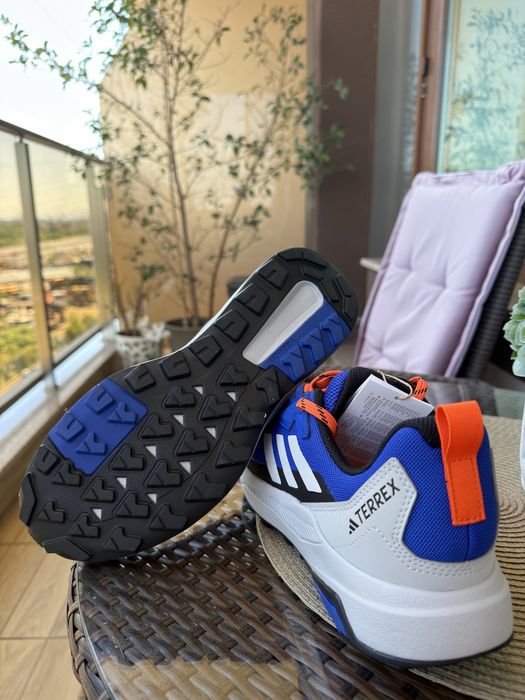 Adidas маратонки