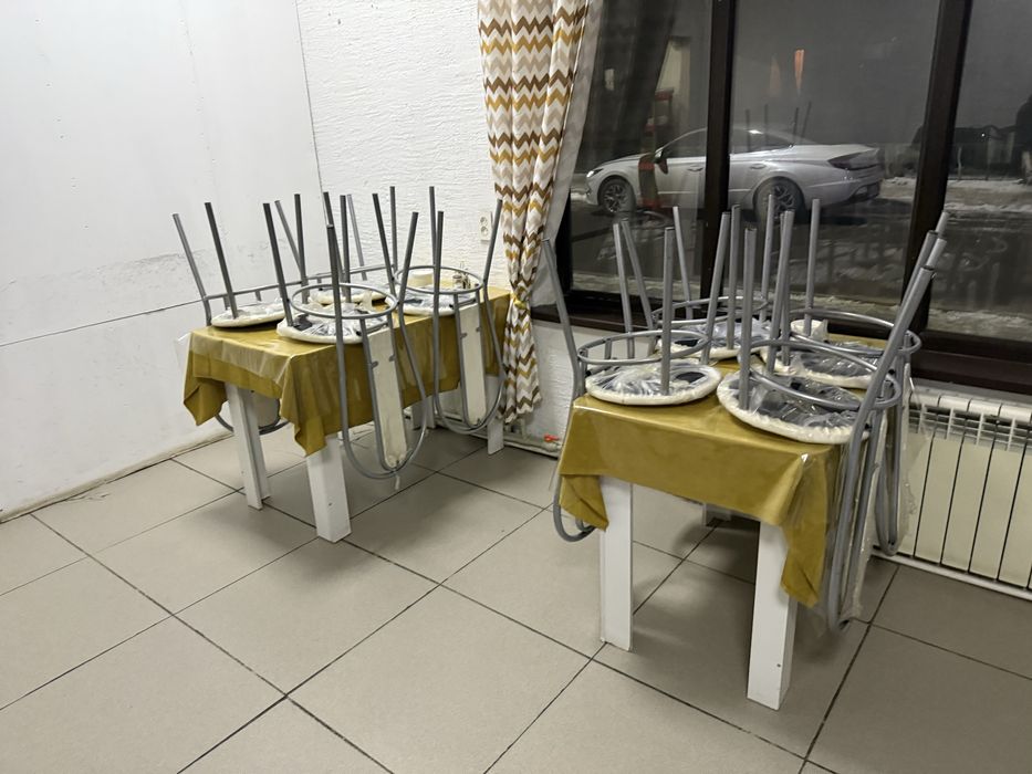 Продам стол и стулья почти новые