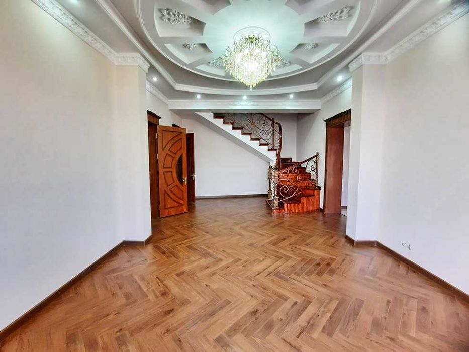 Евродом 4,1 сотка (свежий ремонт) на метро Буюк Ипак Йули