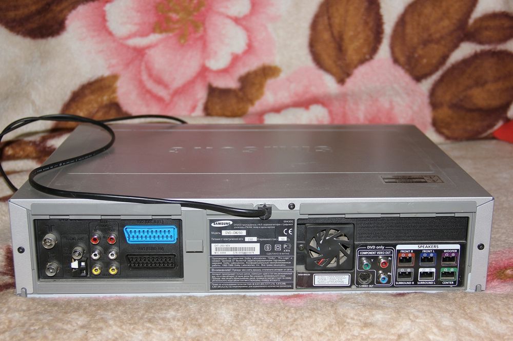 Видеомагнитофон Samsung DVD-CM250