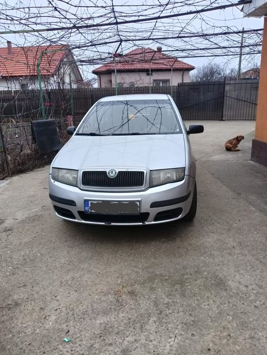De vânzare SKODA Fabia dau la schimb pe un Logan