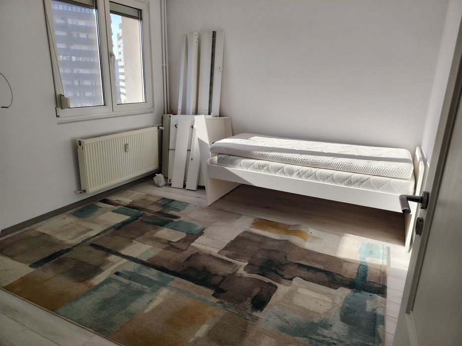 Vând apartament 3 camere Titan