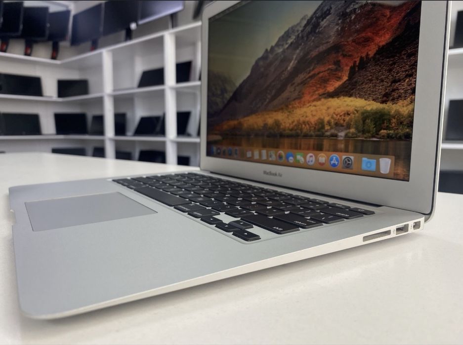 Срочно продаю MacBook Air 13 2017