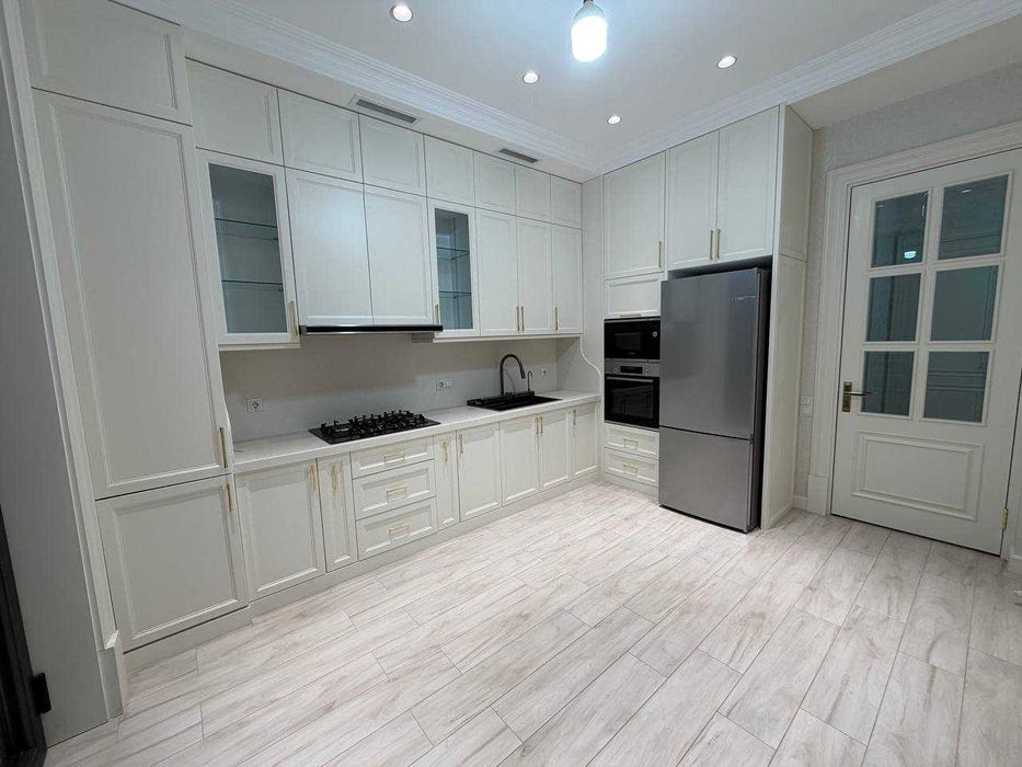 Продаётся квартира 3-комн, 115 м² в ЖК «Абу-Даби»