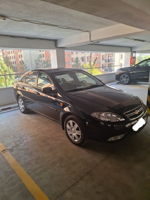 Chevrolet Gentra qora