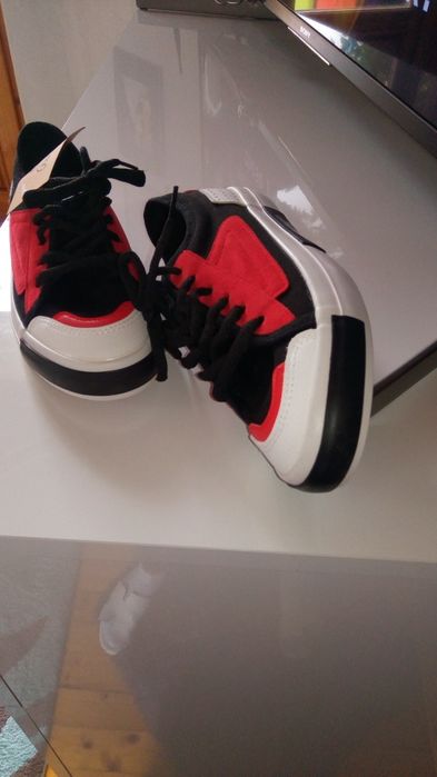 Дамски кецове,чисто нови