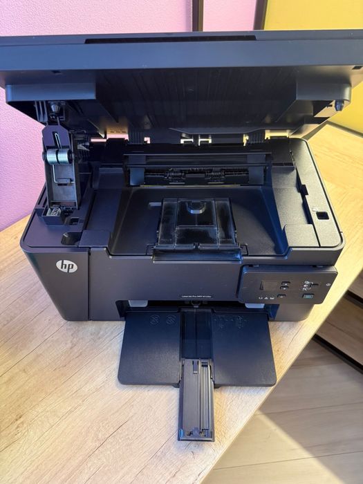 Продается Принтер (МФУ) hp