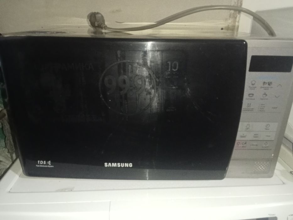 Микроволновая печь Samsung 999 рабочая продается