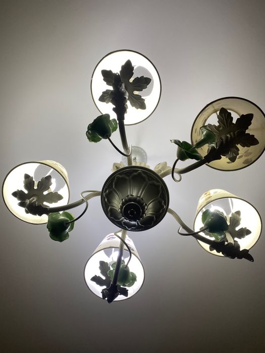 Люстры б/у, в хорошем состоянии