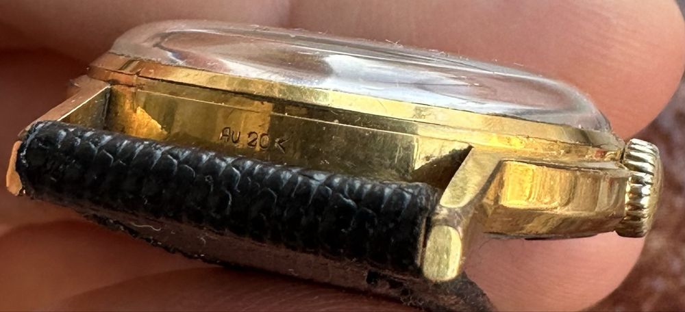 Сьветски механичен часовник Ракета балтика,позлатен аи 20