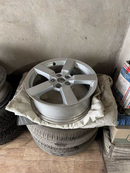 Мицубиси аутландер продам на запаску диск с резиной