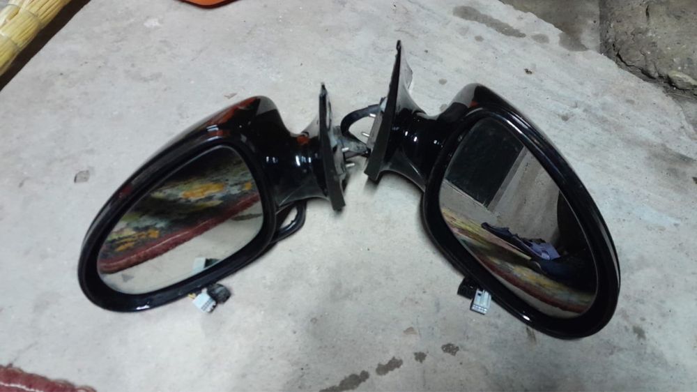 Продаю зеркала мерседес w221