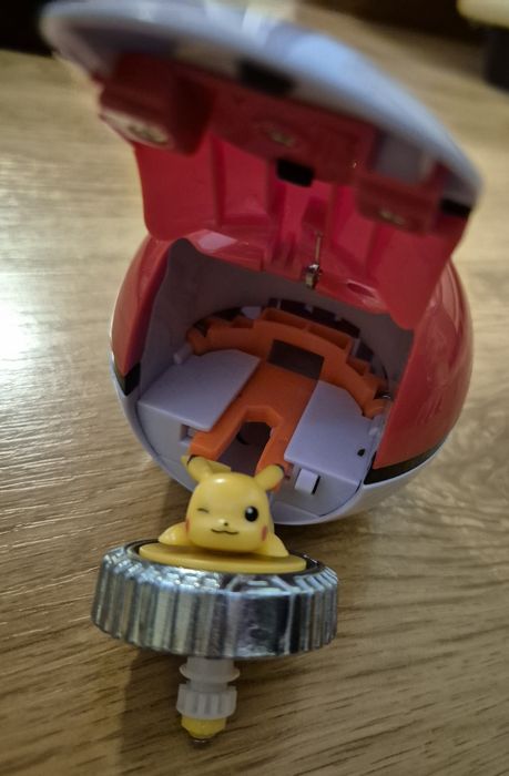 Set de joaca Pokemon - Battle Spinner, cu figurina  PRET PE BUCATA