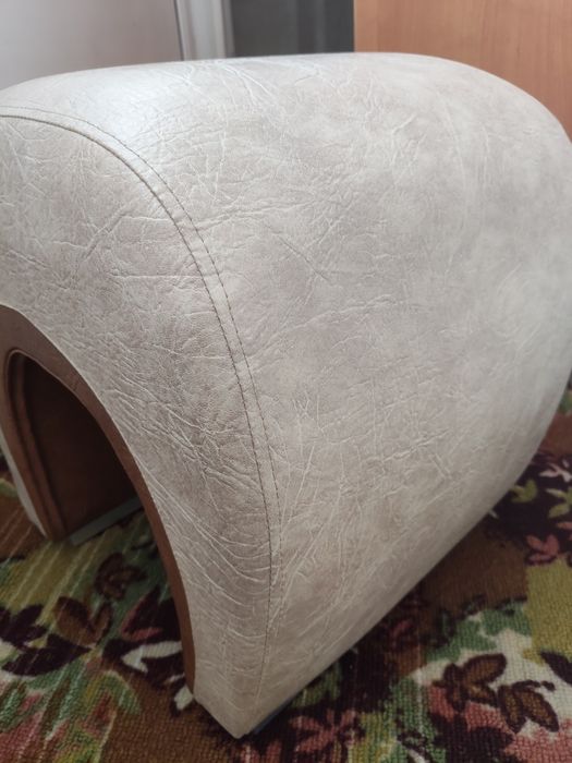 Пуфик в коридор в идеале