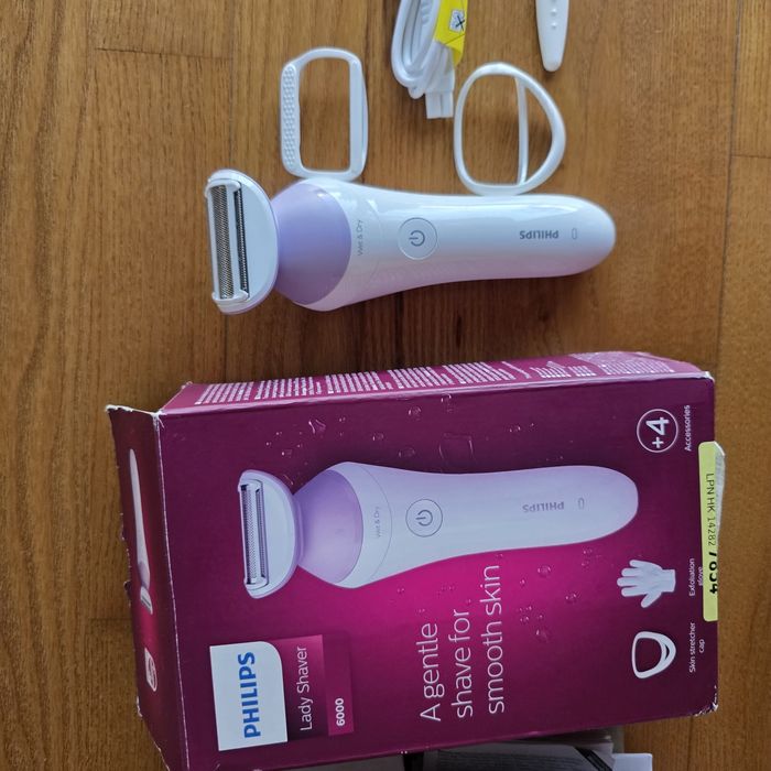 Aparat de ras Seria 6000, Philips, Electric, Fara fir, 120 min autonomie, Alb/Roz Nou
Aparat de ras fără fir cu utilizare umedă şi uscată