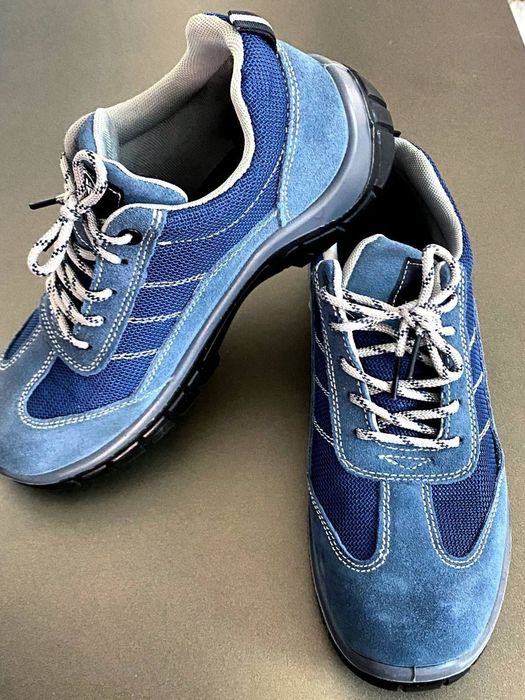 Uchi temirli ish oyoq kiyimlari