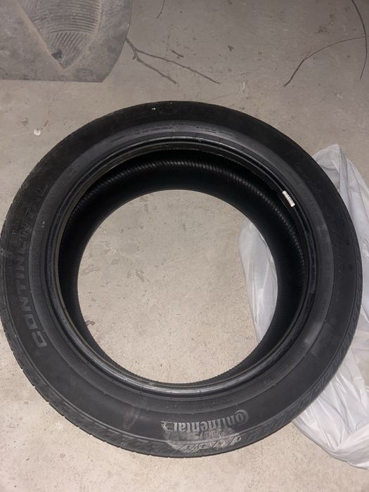 Продаю шины 235/45 R21