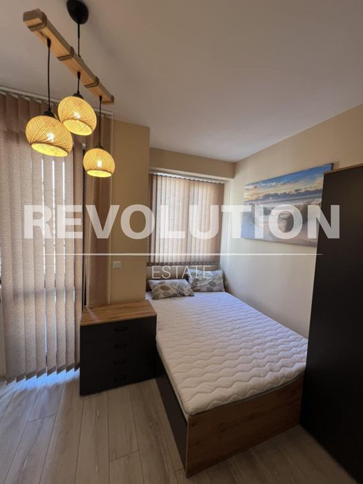 Дава се под наем Тристаен апартамент в Варна, Колхозен пазар - 80 кв.м за 650 € - Снимка #6