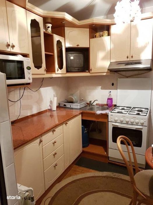 Apartament 3 camere, 64 mp, zona Rogerius