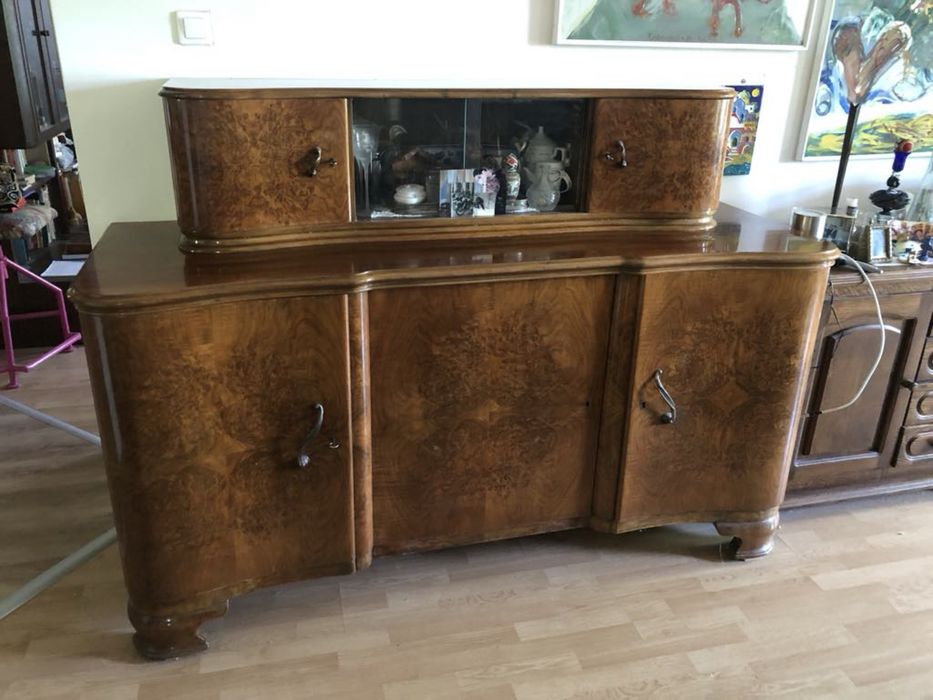 Corp mobilă masiv, curbat cu furnir de rădăcină de nuc