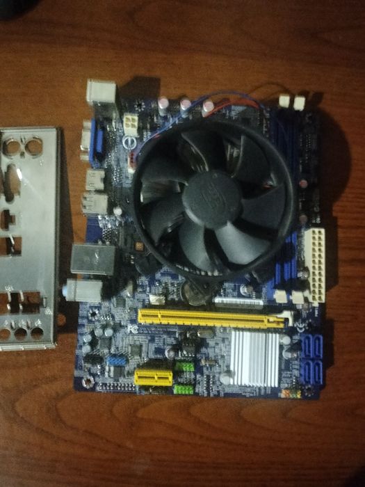 Материнская плата +процессор  lntel