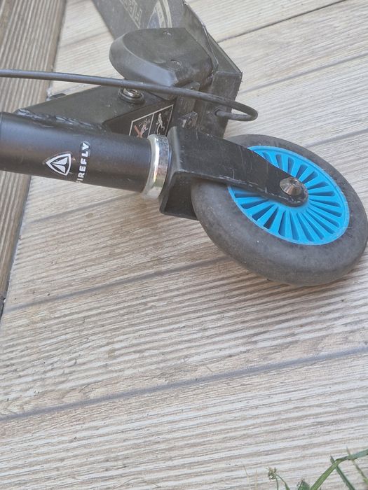 Trotineta Firefly A 120 - Intersport- pliabila cu frana pe ghidon