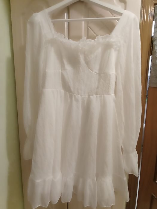 Продаётся платье с бантом