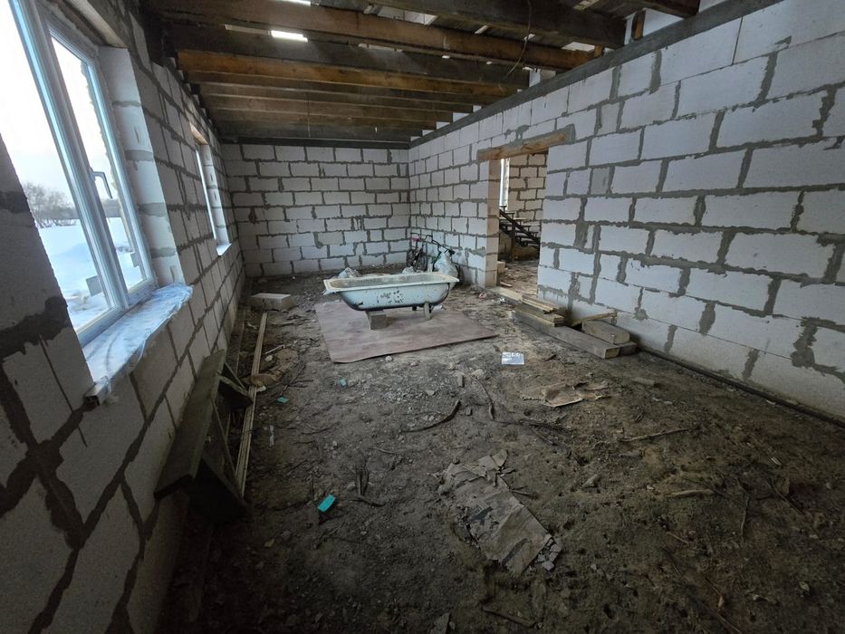 Жер үй сатылады.