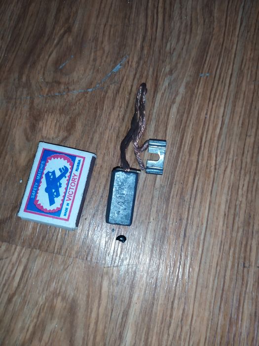 Щетки   меднографитные  1000тг