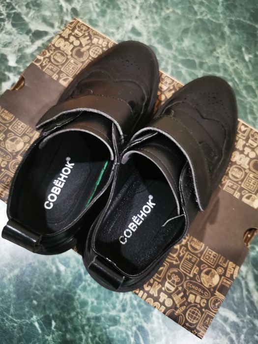 Продам туфли школьные