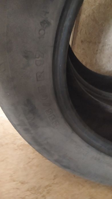 Продам шины 235/65/17