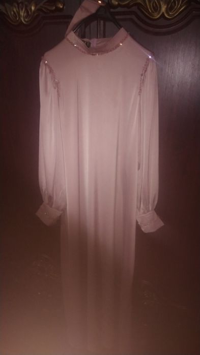 Нарядные платья для женщин