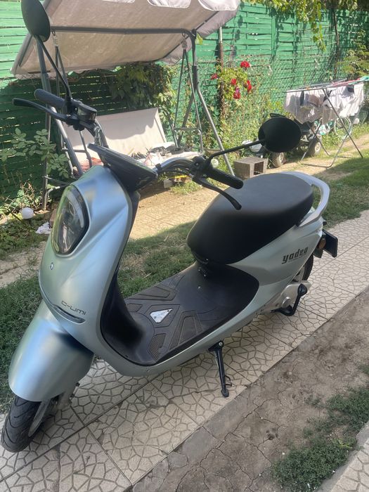 Scuter electric yadea